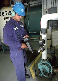 Obr. 2: Ultraprobe 10 000 s magnetickým kontaktním modulem